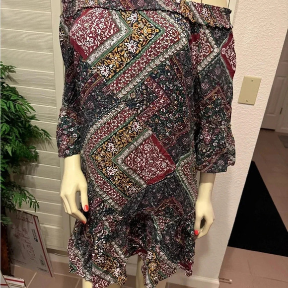 ROSE AND GRACE NYC BOHO RUFFLE OF THE SHOULDER MINI DRES WITH BELL SLEVES SIZE S - Picture 9 of 9